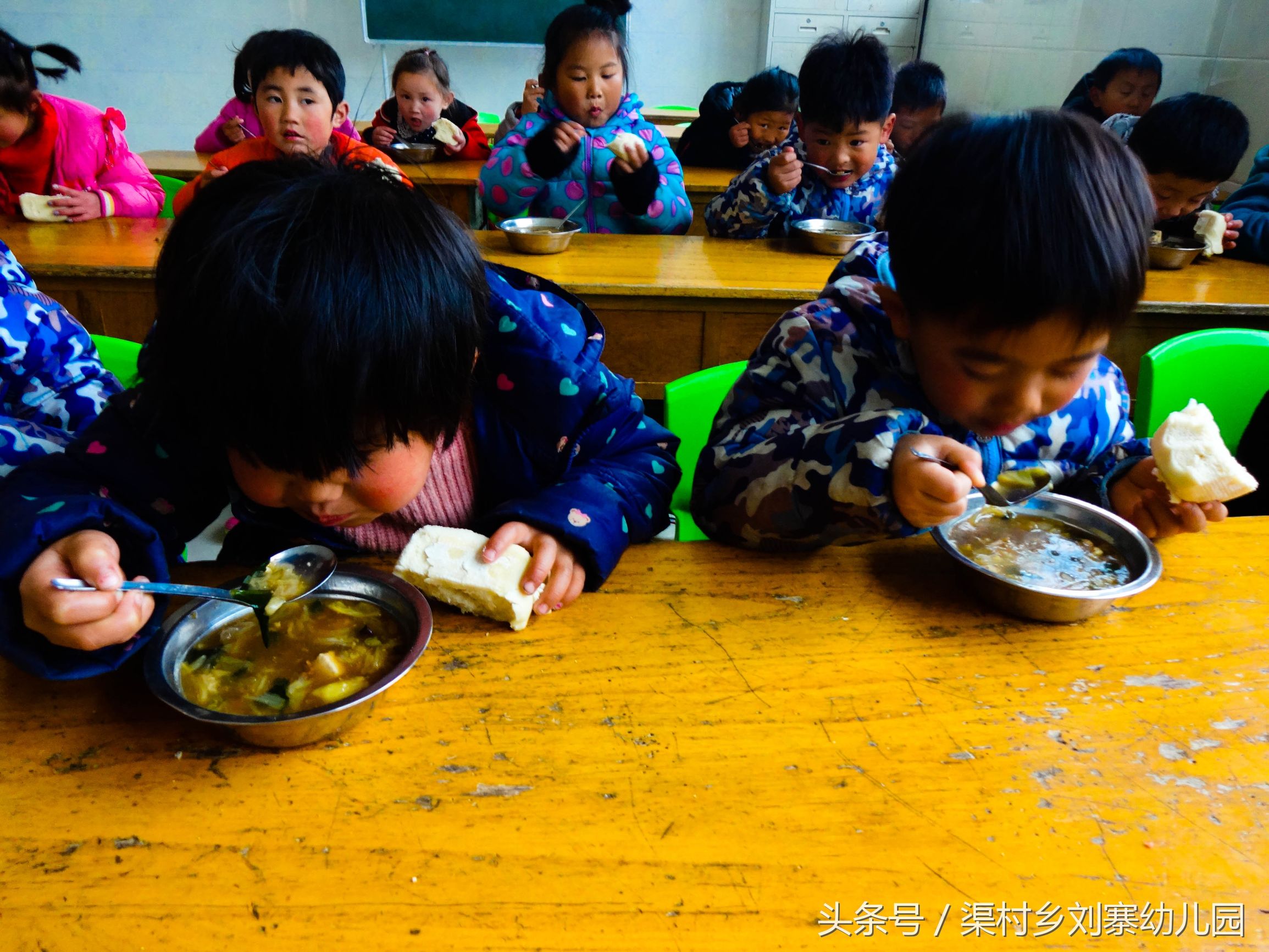 孩子每天在刘寨幼儿园吃什么呢？·孩子成长日记第二期