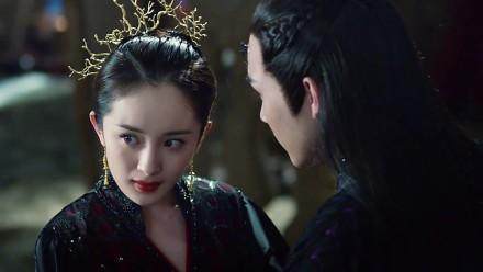 一人分饰两角男演员,一人分饰两角男明星