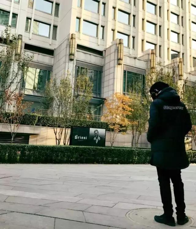 成军20年的*月天五**写满了我们青春，但他们做的潮牌真的丑爆了