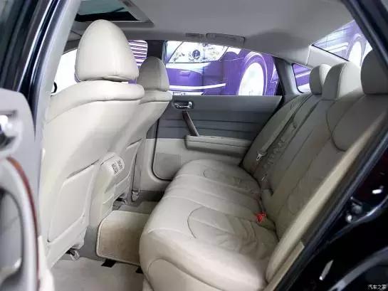 敢瞧不起四万块的3.5升V6天籁？随时秒你几条街！