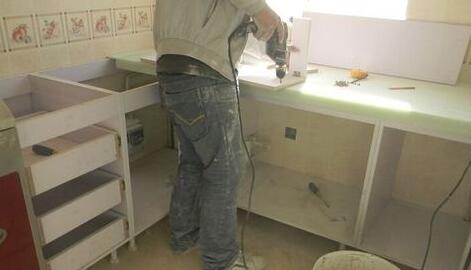 2022年橱柜台面用什么材质好,橱柜的台面材质用什么最好