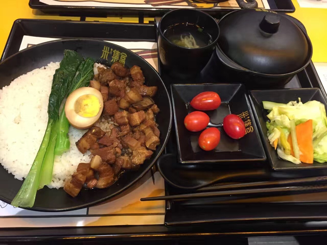 在上海市如何开加盟店,开个快餐加盟店要多少钱呢