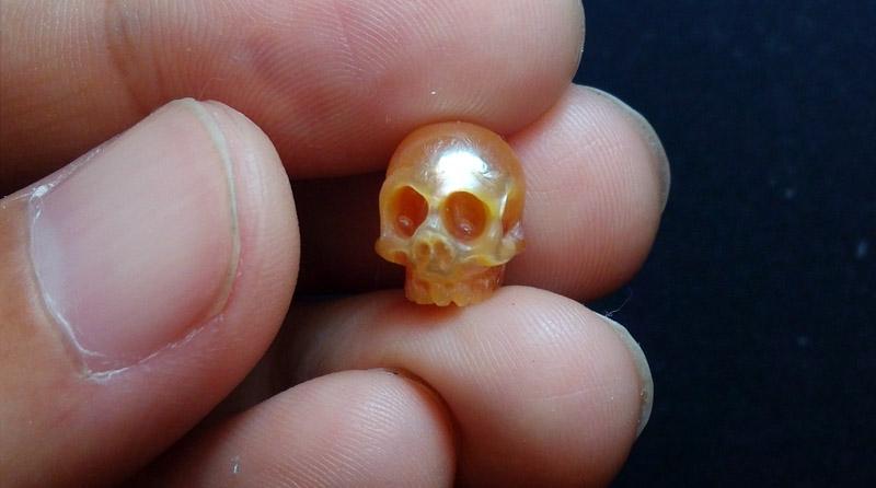 日本珍珠骷髅，将又是生又是死的饰品戴在身上，葬礼艺术作为灵感