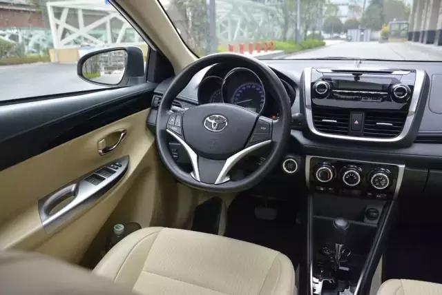 为什么年轻人都买两厢车,为什么都建议买合资车