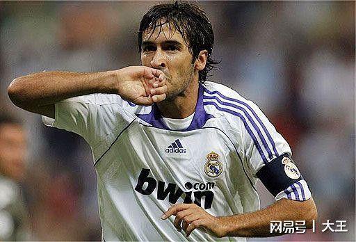 各个足球解说词经典语录,说说那些经典的足球解说词