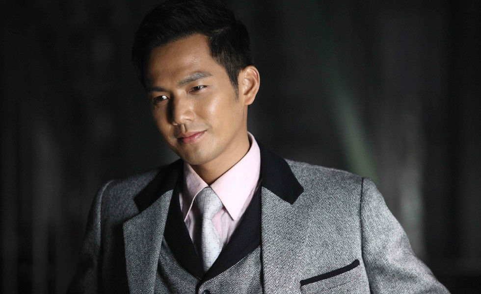 一人分饰两角男演员,一人分饰两角男明星