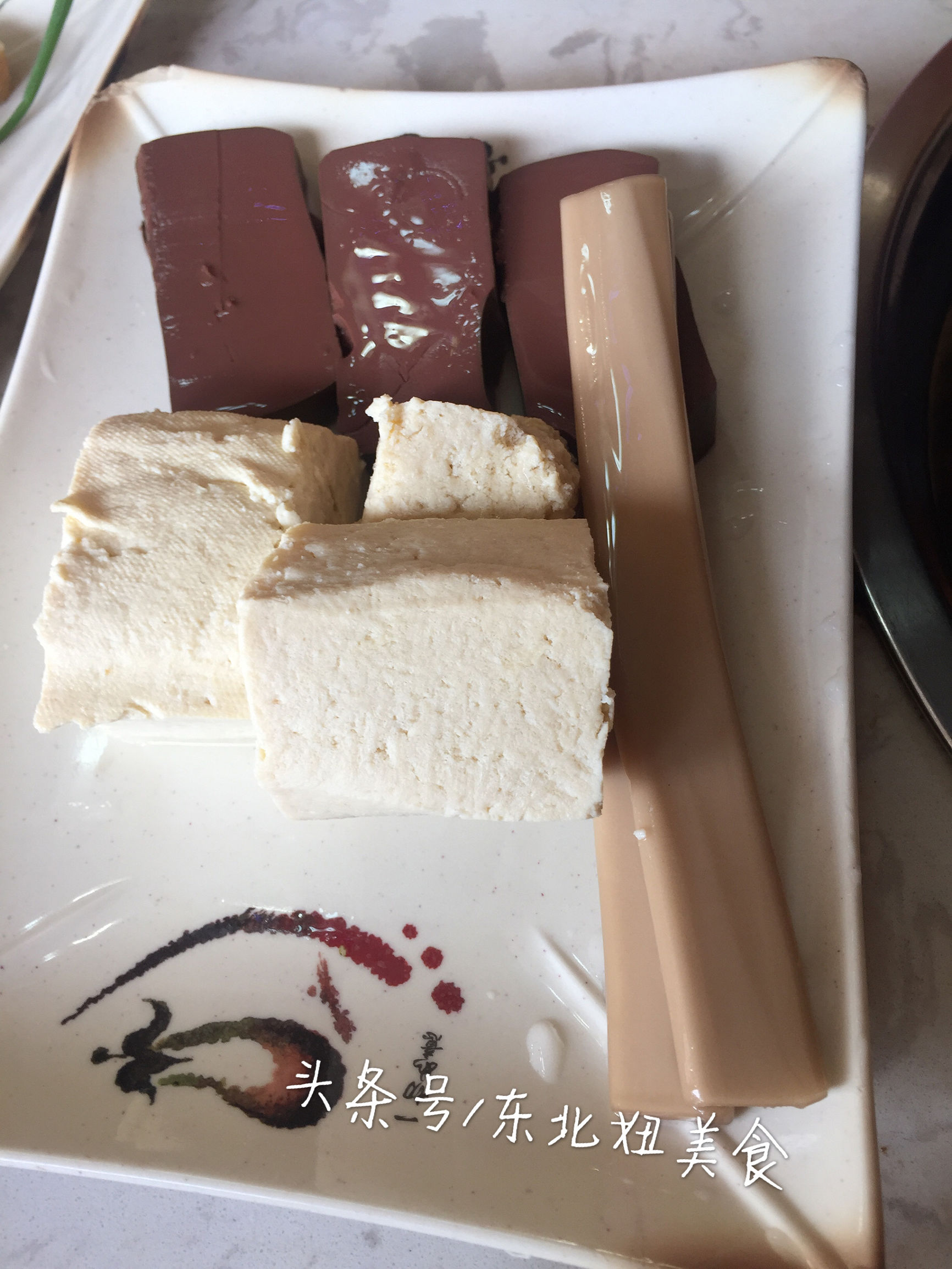 吃自助没吃多少就很撑,吃自助火锅没吃几口就饱了