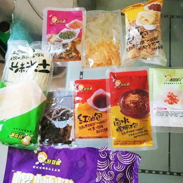 柳州螺蛳粉特色小吃介绍,柳州地道螺蛳粉套餐