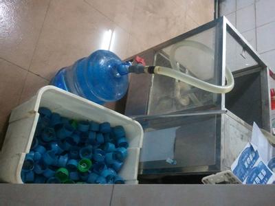 内部人揭秘桶装水内幕,马桶水都比你喝的水干净!