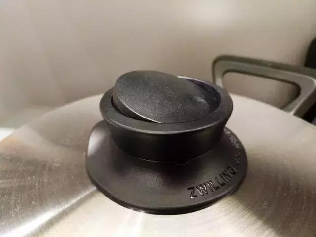 只用一个锅就可以做很多道菜,做了20年的菜