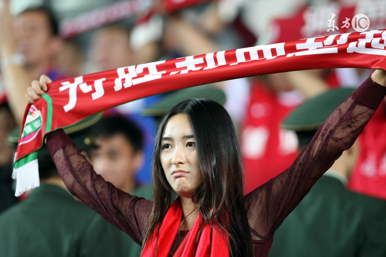 中超比赛女球迷,中超女球迷现场直播