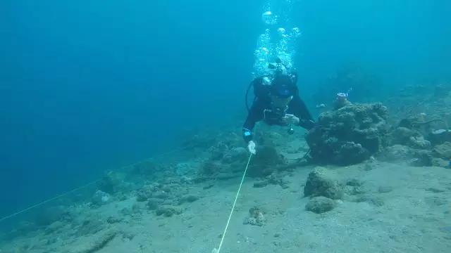 潜水导致耳朵疼是怎么回事,潜水怎么克服耳朵疼