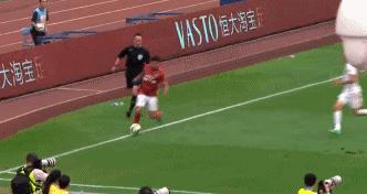 盘点中超赛程奇葩犯规,中超四大恶人名场面