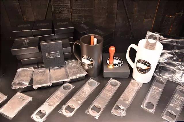 你舍不得花的钱总有人舍得帮你花,以前舍不得花你的钱现在才明白