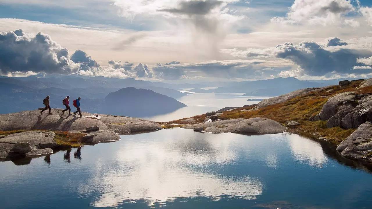 挪威夏日岛旅游攻略,去挪威看峡湾