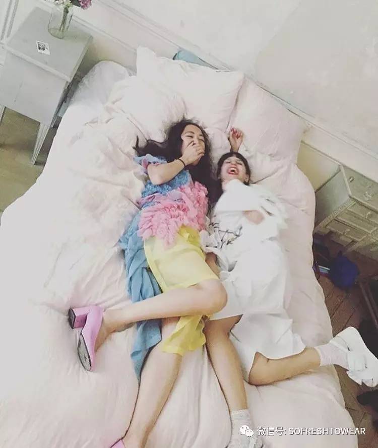 ugg鞋穿搭,ugg变黑色