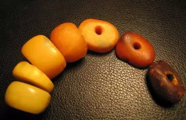 烤色蜜蜡和老蜜蜡的鉴别,老蜜蜡的鉴别方法和图片