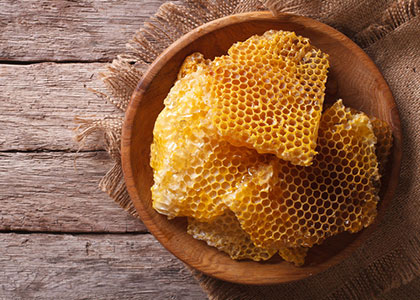 蜂胶的营养价值及功效,蜂胶能长期吃吗什么人适合吃蜂胶