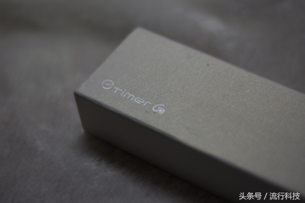 女性所爱的饰品这款也能算是吗？看信利女性手环怎么定义