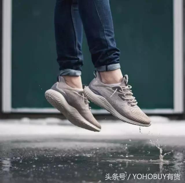 这8双令直男羡慕拥有的女生专属Sneaker,你买了吗?