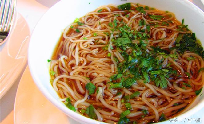 高档餐厅的早餐,79楼云端餐厅