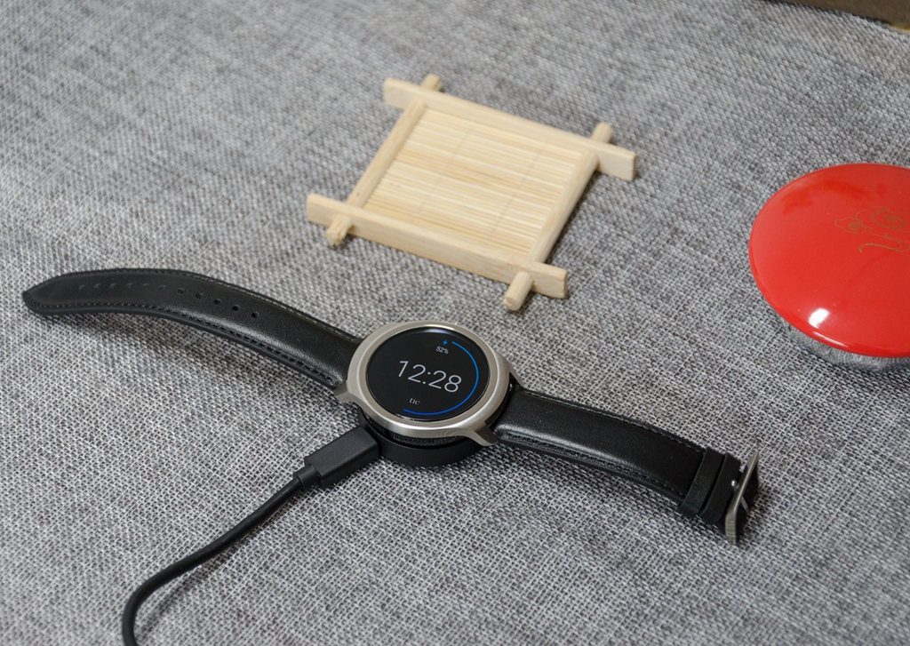 续航长支持esim可回微信的手表,ticwatch2经典版续航