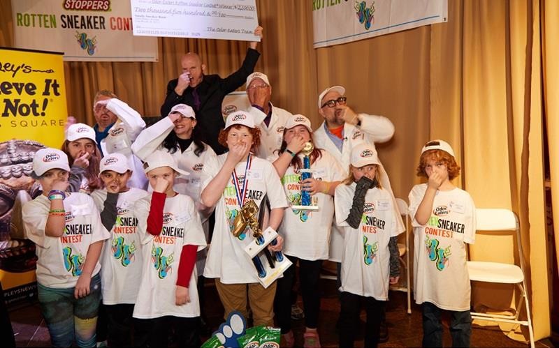 辣鼻子丨全美臭鞋PK，12岁少年夺冠！