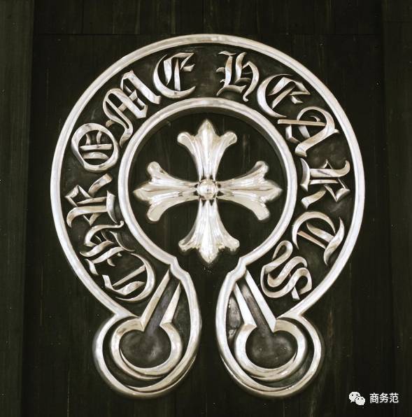 他家的银饰比金贵，却总有人想要挂几斤