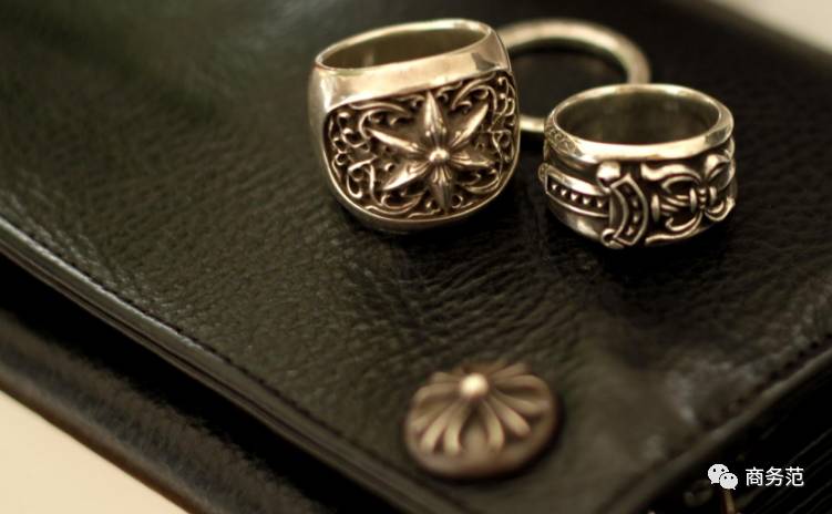 他家的银饰比金贵，却总有人想要挂几斤