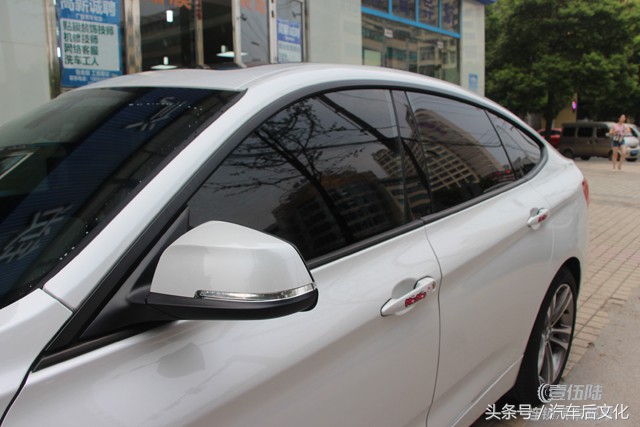 前挡风玻璃裂缝可以用502胶水吗,uv无影胶修补汽车前挡风玻璃裂缝