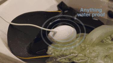 世界上最小的洗衣机来了!找个容器就能洗衣服,太方便啦!