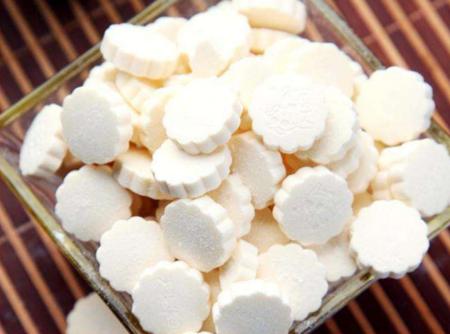 熊孩子不想乖乖喝奶怎么办,小孩不爱喝奶可以用什么代替