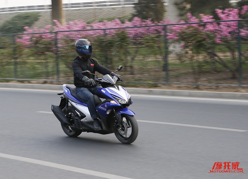 nvx155雅马哈踏板,雅马哈nvx155试驾