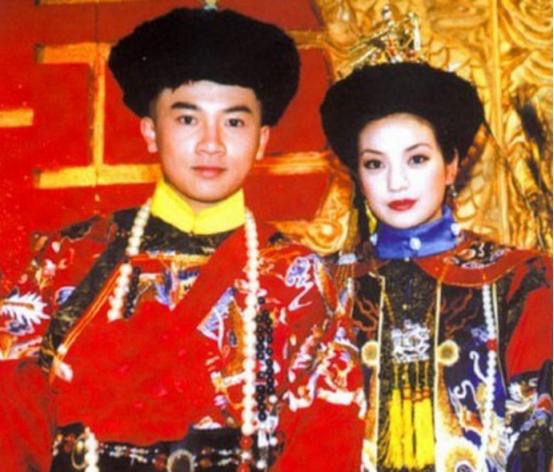 林心如老佛爷,让老佛爷躺在地上合照