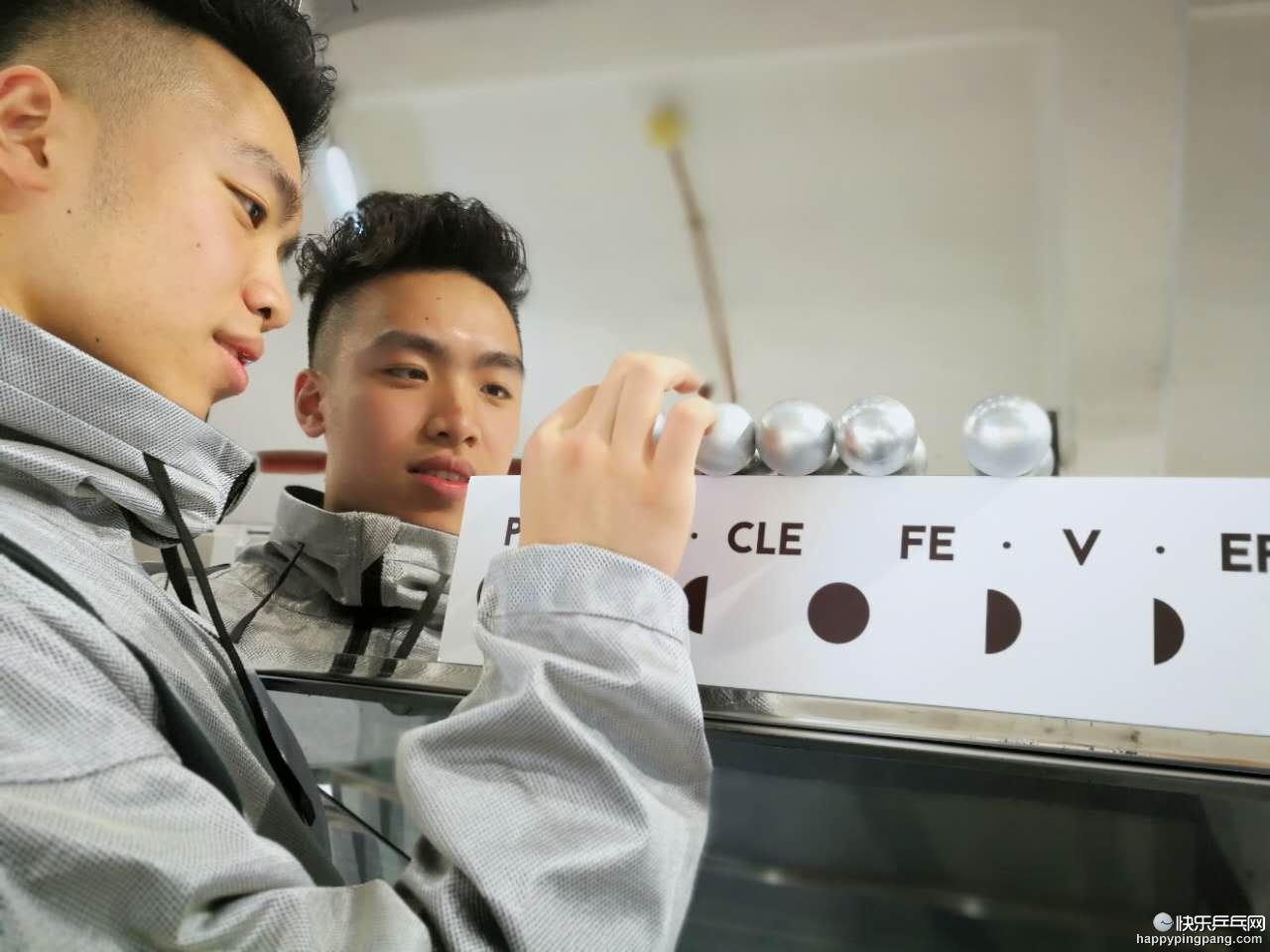 上海时装周走秀蓝衬衫,上海时装周走秀在哪里