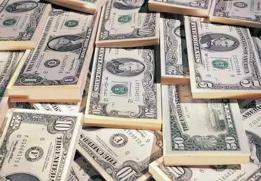 那些整天旅游的人怎么赚钱,全球旅行的人靠什么生活的