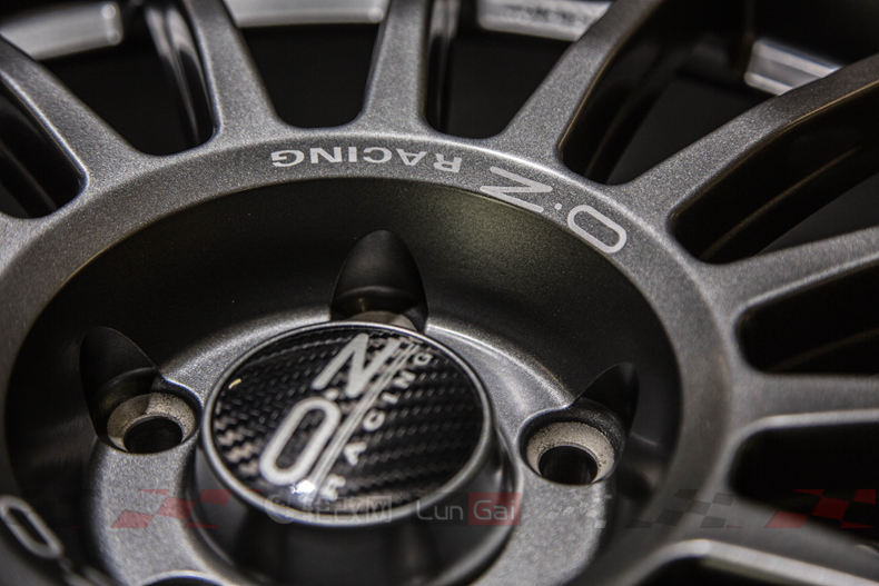 勒芒经典——OZSuperturismoLM轮毂细节展示