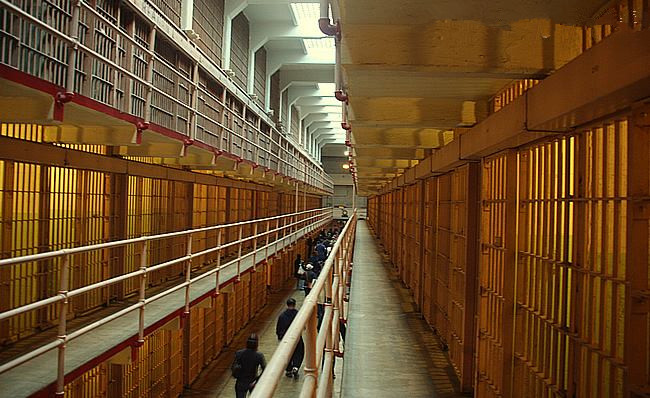 旧金山监狱恶魔岛,美国恶魔岛越狱事件