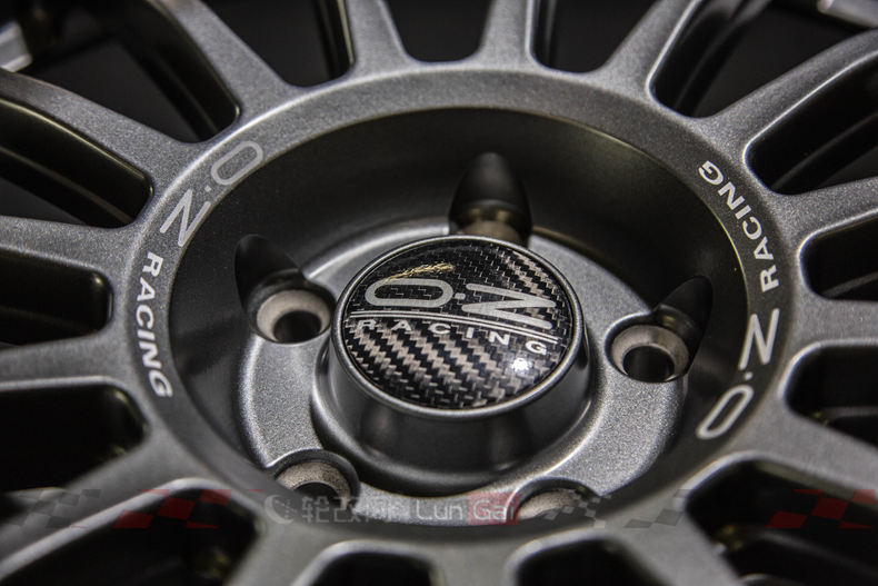 勒芒经典——OZSuperturismoLM轮毂细节展示