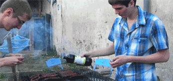 爆笑GIF图片,搞笑gif趣图乒乓球新打法