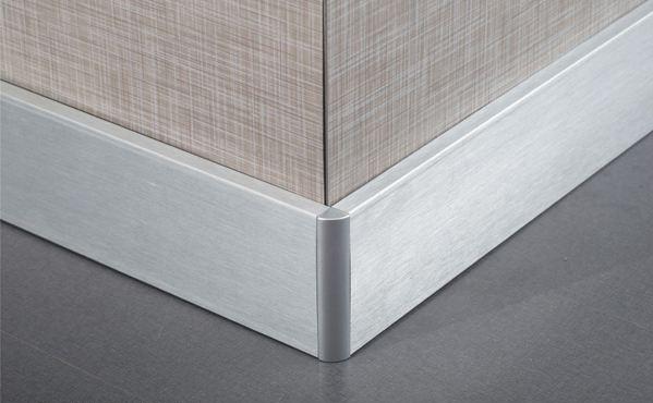 家里装修好了没贴墙角线怎么办,家里装修踢脚线一般贴哪一种好