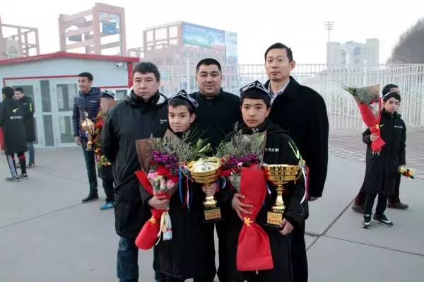 瓒崇悆灏忓皢浠庝勘涔愰儴鍥炴潵,瓒崇悆闈掕闃熷憳鍥炲