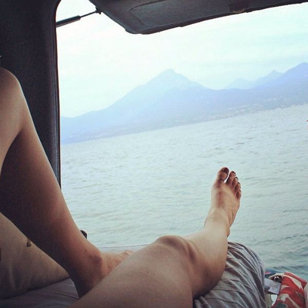 房车太贵？这个姑娘改造小货车带着狗狗周游世界！简直太酷啦~