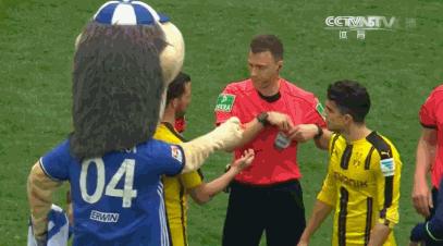 足球爆笑解说马拉多纳英格兰,足球爆笑名场面内马尔梅西