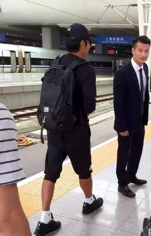 大长腿、六块腹肌，《人民的名义》中大叔居然都是跑步达人