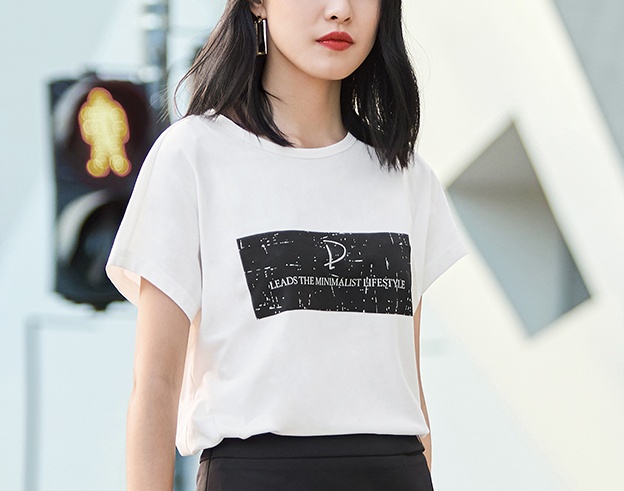简约又时尚的t恤穿搭,最时尚的短袖t恤又百搭