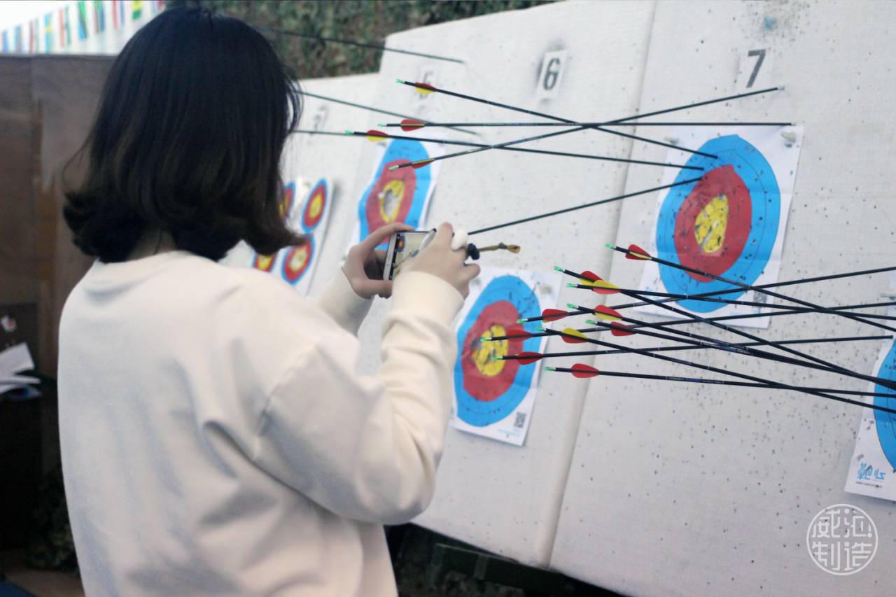 或许你也喜欢射箭？连续射击一个小时，腰不酸腿不疼！