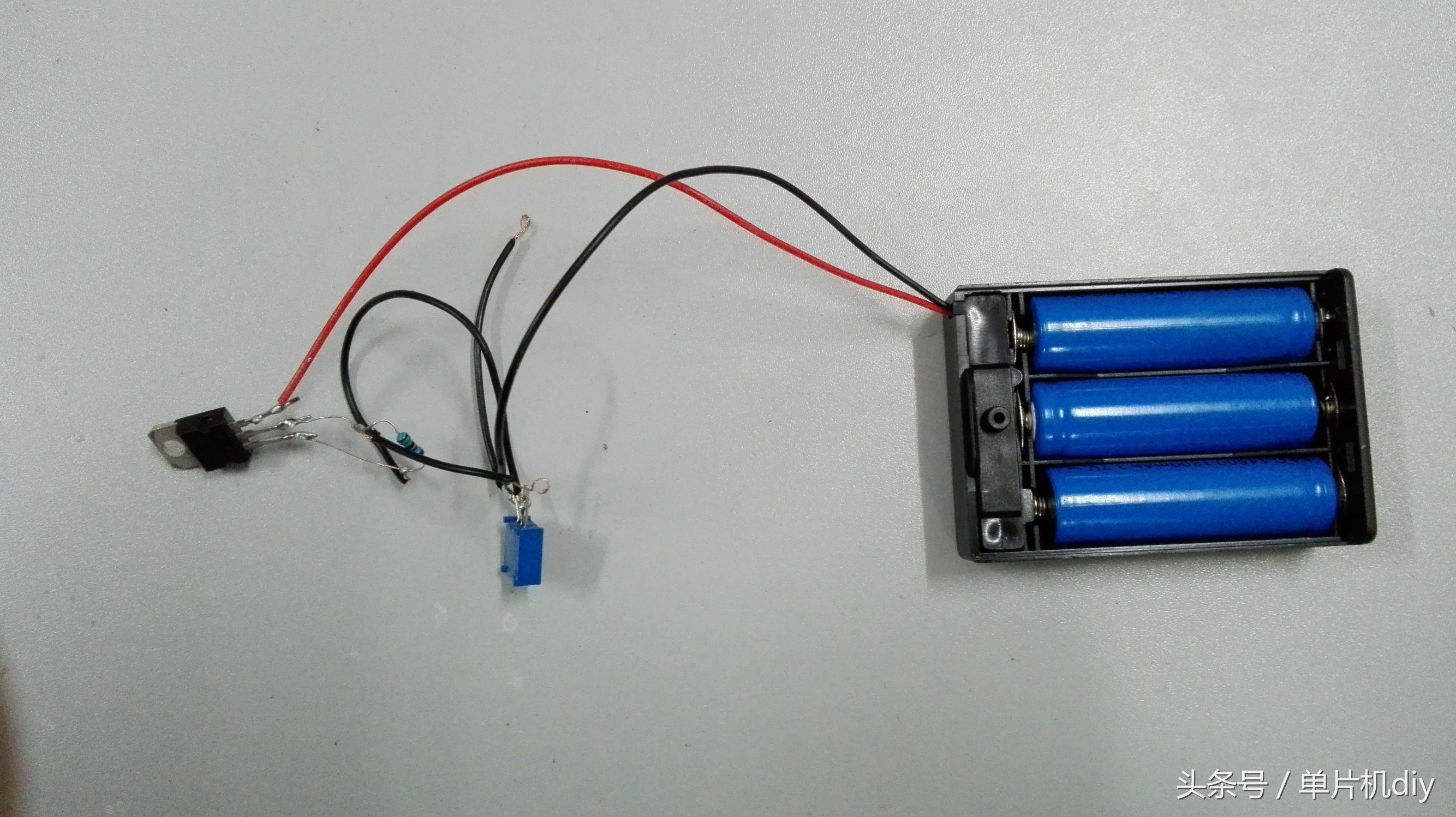 可调直流稳压电源输出电压30伏,diy小型可调稳压电源电路图讲解