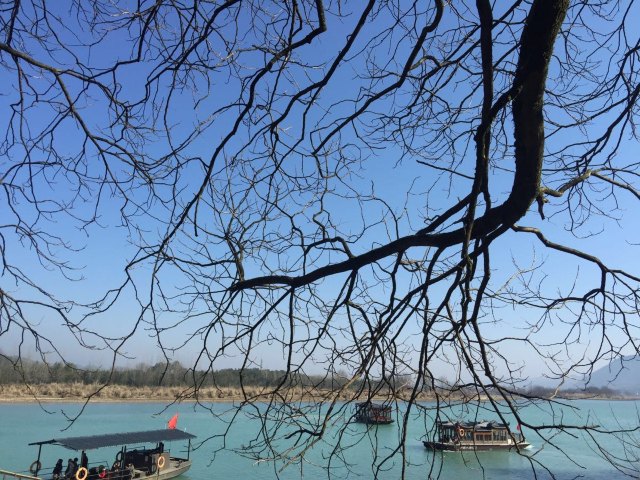 远山如黛原诗,远山如黛什么意思