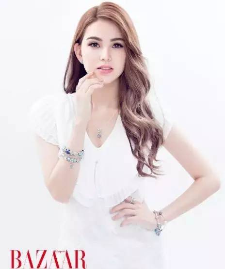 一入门窗深似海下一句是什么,一入侯门深似海三个字